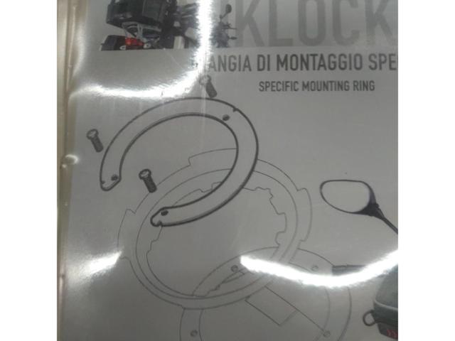 GIVI BF02 タンクロック アタッチメント