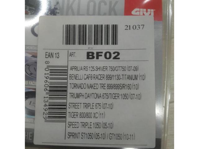 GIVI BF02 タンクロック アタッチメント