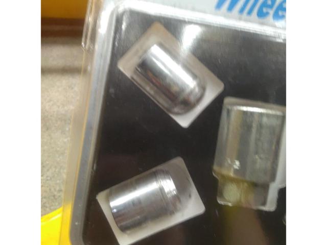 Mazda
Genuine
Mac guard steel lock nut