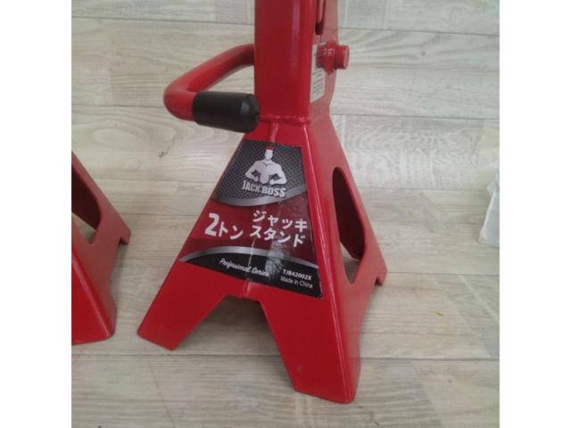 JACK
BOSS
2 t
Jack stand