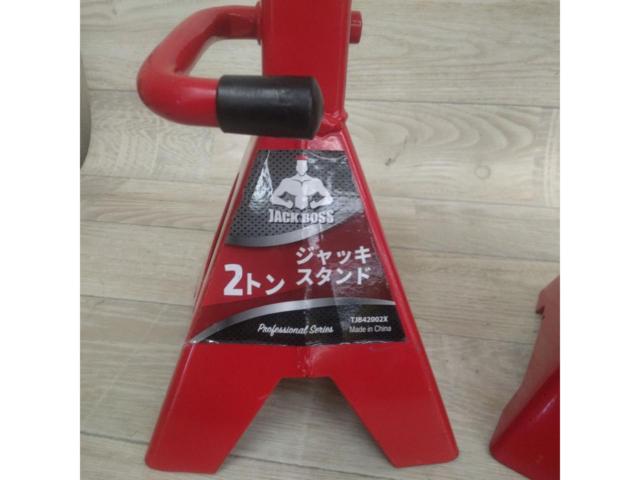 JACK
BOSS
2 t
Jack stand