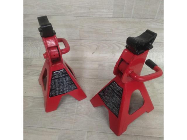 JACK
BOSS
2 t
Jack stand