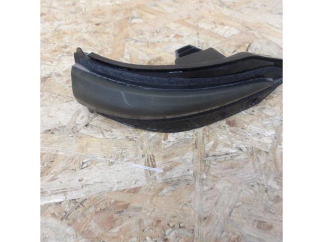 Dazz Fellows
Door mirror turn signal
Sequential type
Right and left