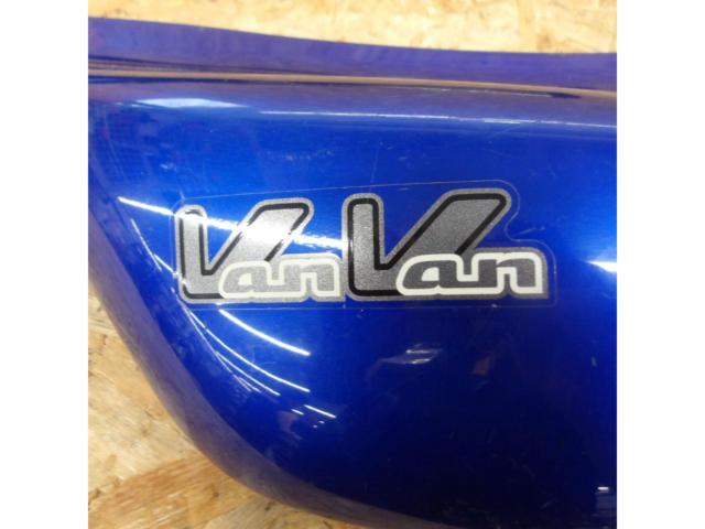 【SUZUKI】VANVAN200 純正サイドカバー 右側のみ