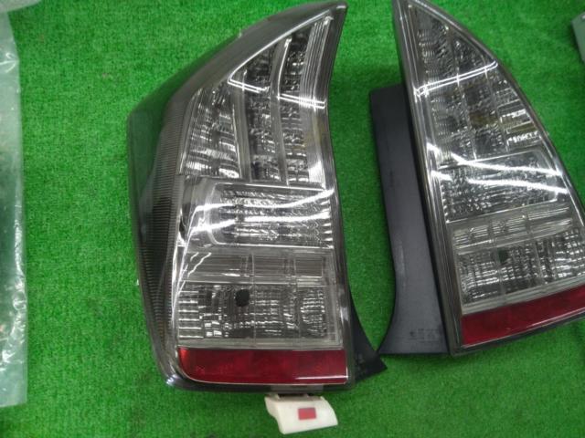 Toyota
30 series Prius
Previous period
Genuine
Tail lens
