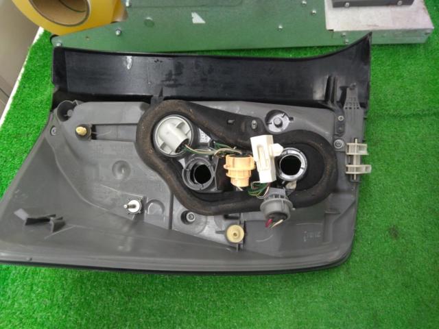 Toyota
30 series Prius
Previous period
Genuine
Tail lens
