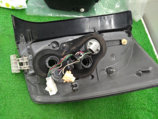 Toyota
30 series Prius
Previous period
Genuine
Tail lens