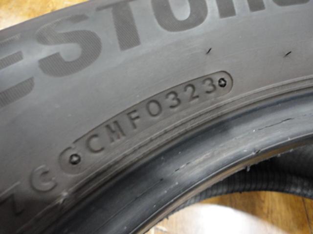 BRIDGESTONE
ALENZA
LX100
Only one 235/55R18 tire available.