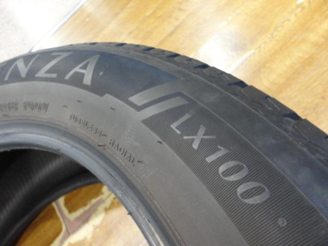 BRIDGESTONE
ALENZA
LX100
Only one 235/55R18 tire available.