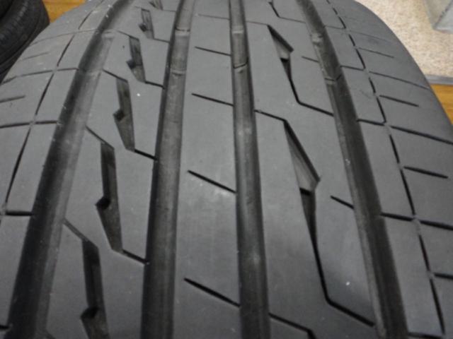 BRIDGESTONE
ALENZA
LX100
Only one 235/55R18 tire available.