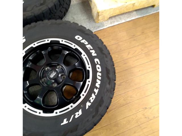 HOT
STUFF (Hot Stuff) MAD
CROSS (mud cloth)
MX
+
TOYOOPENCUNTRY
R / T
White Letter