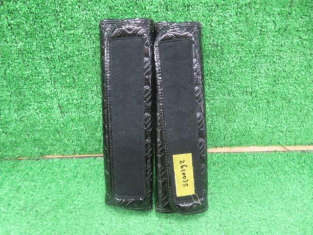 GARSON
Seat belt pad