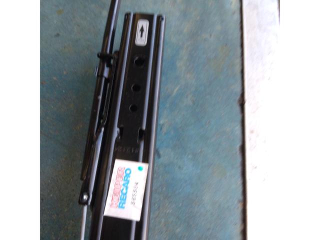 RECARO
[2080.025.2]
Seat rail
Driver's seat (right side)