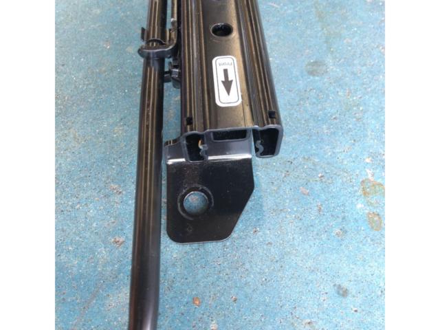 RECARO
[2080.025.2]
Seat rail
Driver's seat (right side)