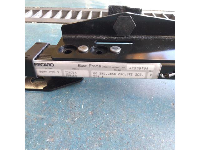 RECARO
[2080.025.2]
Seat rail
Driver's seat (right side)