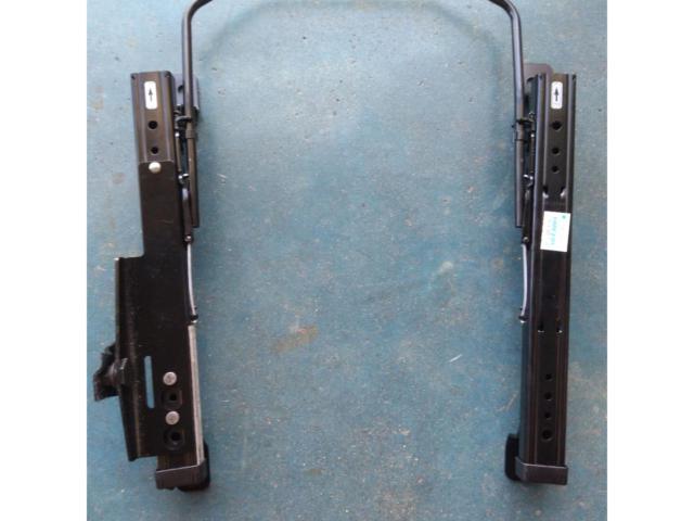 RECARO
[2080.025.2]
Seat rail
Driver's seat (right side)