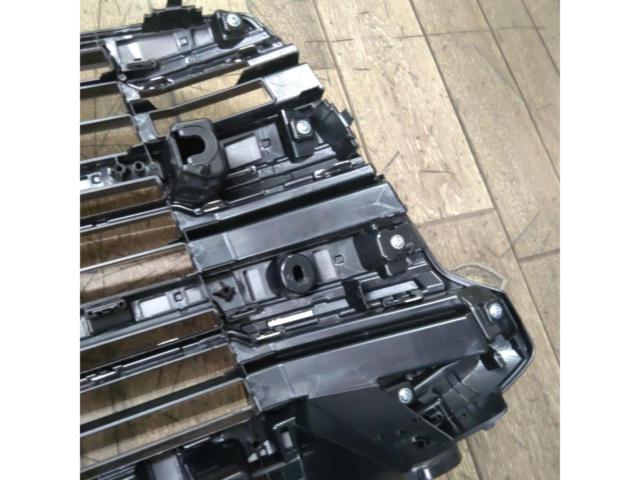 【トヨタ純正】[53101-60G71 / 53114-60310] ランドクルーザー300純正 ZX フロントグリル