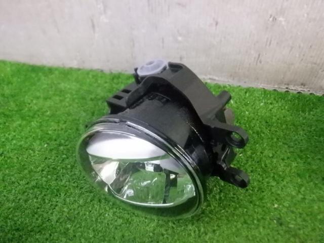 トヨタ純正 LEDフォグランプ