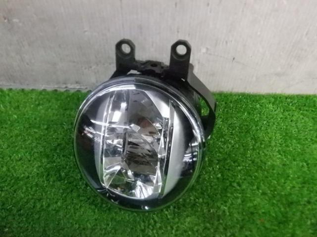 トヨタ純正 LEDフォグランプ