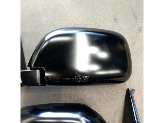 Toyota
YN80 series Hilux
Track genuine
Door mirrors (for mini trucks)