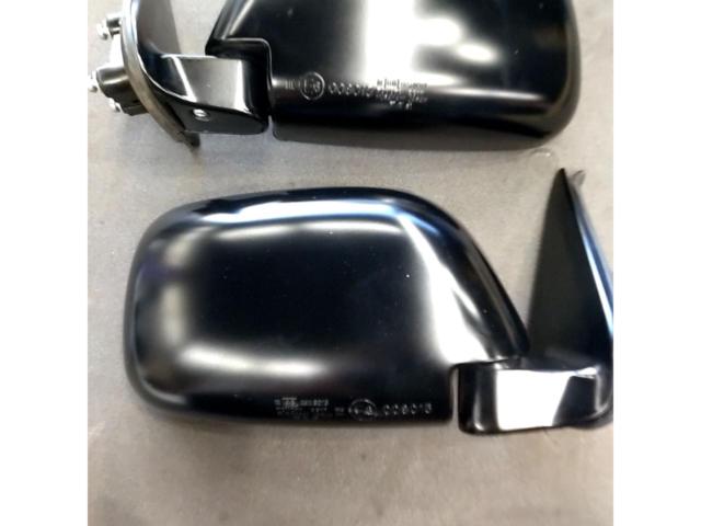 Toyota
YN80 series Hilux
Track genuine
Door mirrors (for mini trucks)