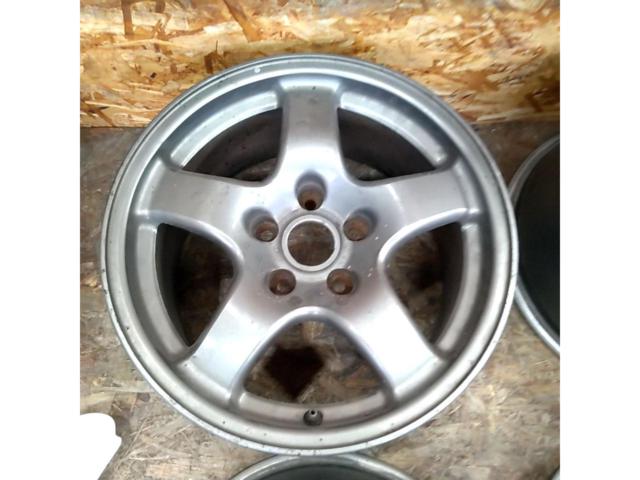 Nissan
BNR32
Skyline GT-R
Original wheel