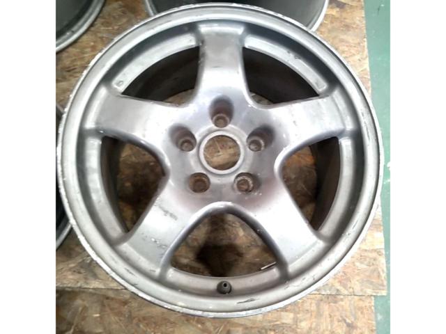 Nissan
BNR32
Skyline GT-R
Original wheel