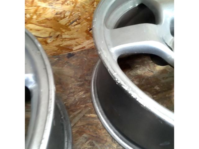 Nissan
BNR32
Skyline GT-R
Original wheel