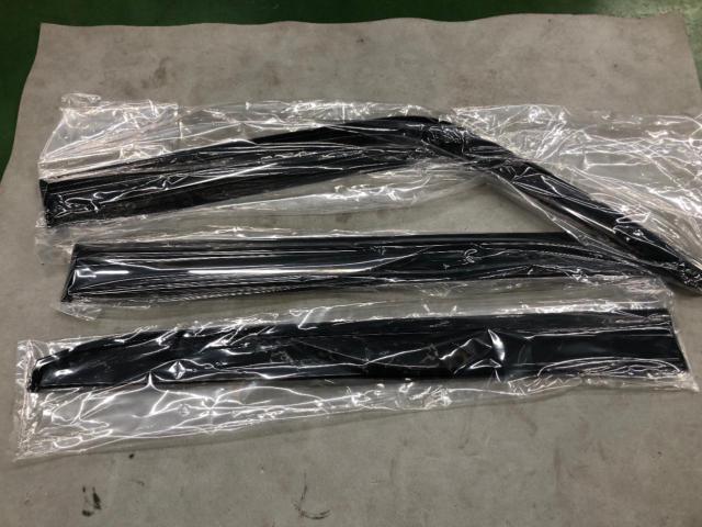 トヨタ純正GRスポーツバイザー※左フロント欠品【ルーミー】