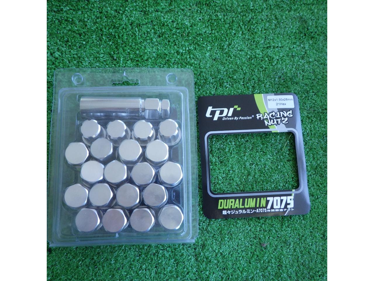 Unused TPI Racing
Silver lightweight wheel lock nuts
20-piece set
M12xP1.5x28mmx21HEX