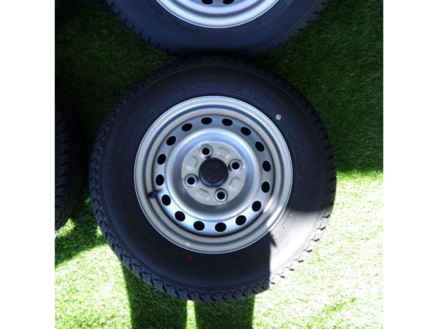 Toyota genuine parts
(TOYOTA)
Pikushisuban
Silver
Steel wheels + YOKOHAMASUPER
VAN
355