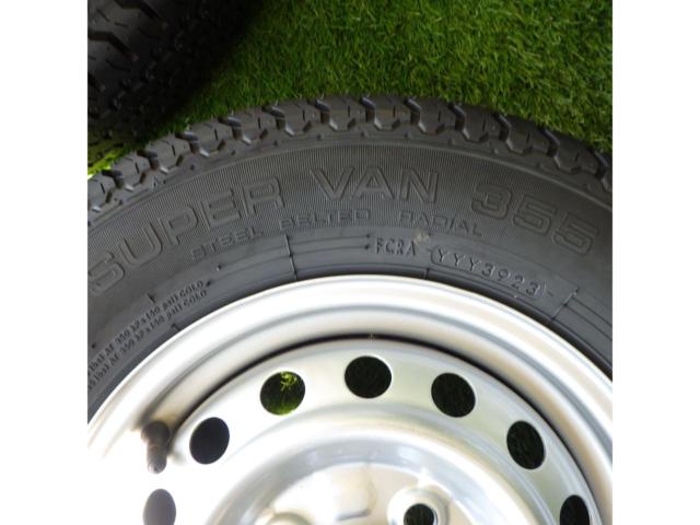 Toyota genuine parts
(TOYOTA)
Pikushisuban
Silver
Steel wheels + YOKOHAMASUPER
VAN
355