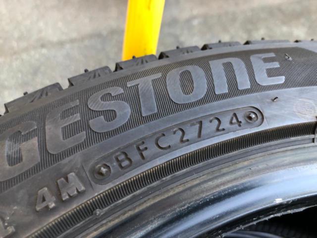 BRIDGESTONE BLIZZAK VRX3 215/50R17