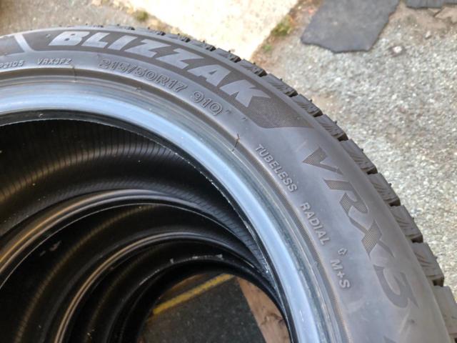 BRIDGESTONE BLIZZAK VRX3 215/50R17