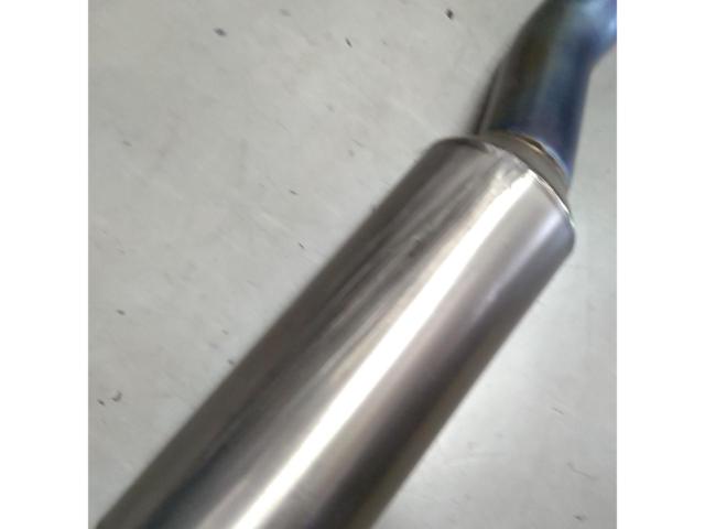Genuine Nissan parts
Genuine option
Made barnacles
Titanium muffler
■
Fairlady Z
Z33
Used in manual transmission vehicles