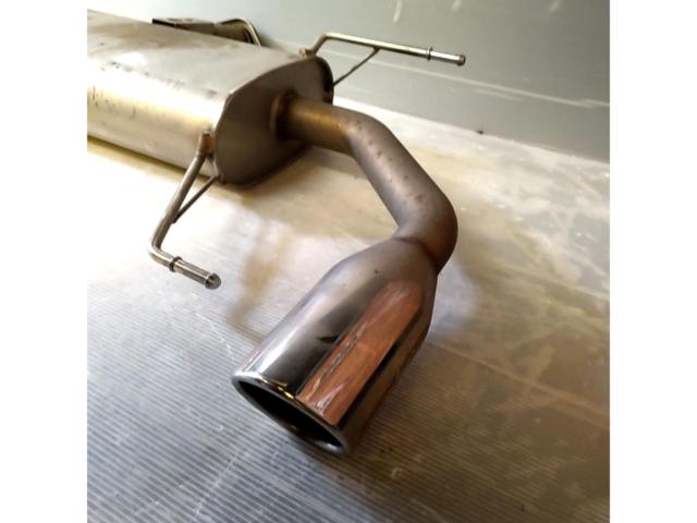KNIGHT
SPORTSLEAGAL
SPORTS
MUFFLER
■ Atenza
LDA-GJ2FP / LDA-GJ2FW
November 2012 -
SH
6MT / AT