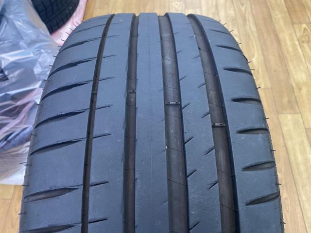 MICHELIN Pilot Sport 4