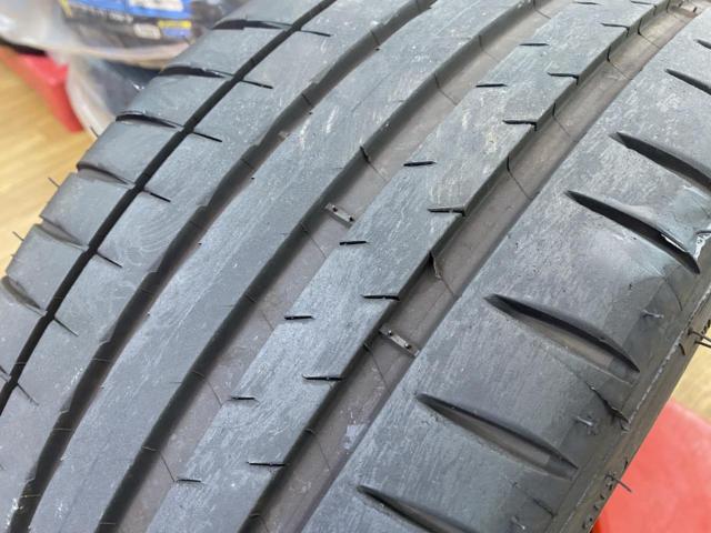 MICHELIN Pilot Sport 4
