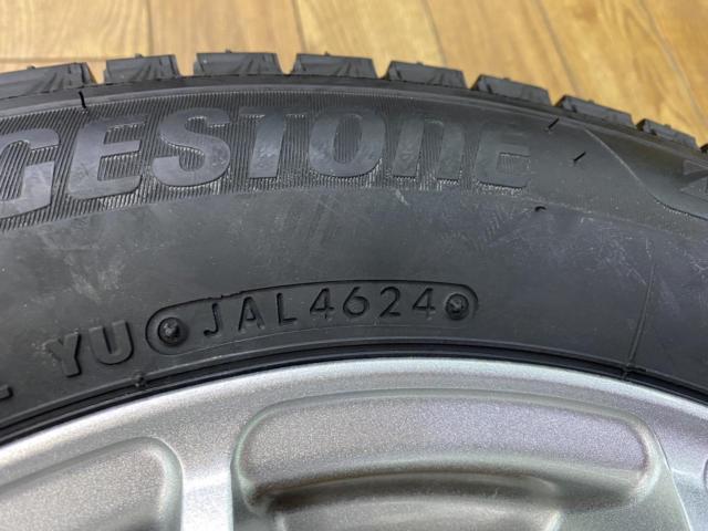 A-TECH (Etekku)
SCHNEIDER (Schneider)
+
BRIDGESTONE (Bridgestone)
Blizzak VRX3