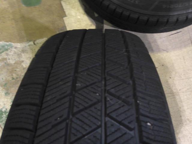 Suzuki genuine (SUZUKI)
Solio original wheel
+
BRIDGESTONE (Bridgestone)
BLIZZAK
VRX3