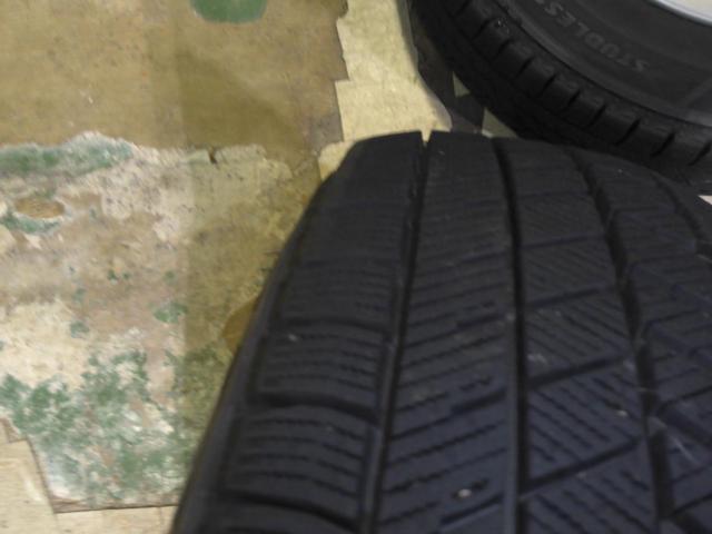 Suzuki genuine (SUZUKI)
Solio original wheel
+
BRIDGESTONE (Bridgestone)
BLIZZAK
VRX3