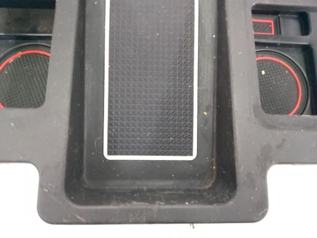 Unknown Manufacturer
Front cup holder
