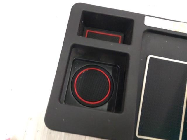 Unknown Manufacturer
Front cup holder