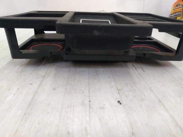 Unknown Manufacturer
Front cup holder