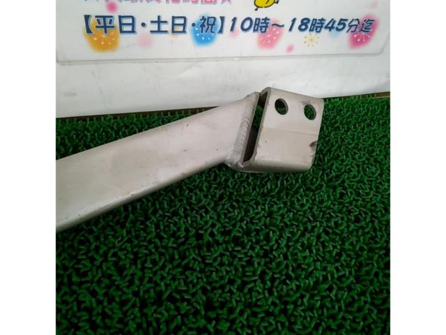 メーカー不明 リアアンダーブレース?
