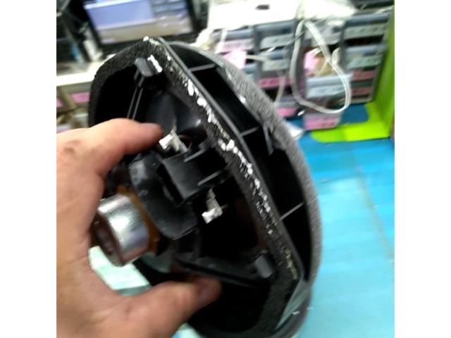 メーカー不明 純正? 埋め込みスピーカー