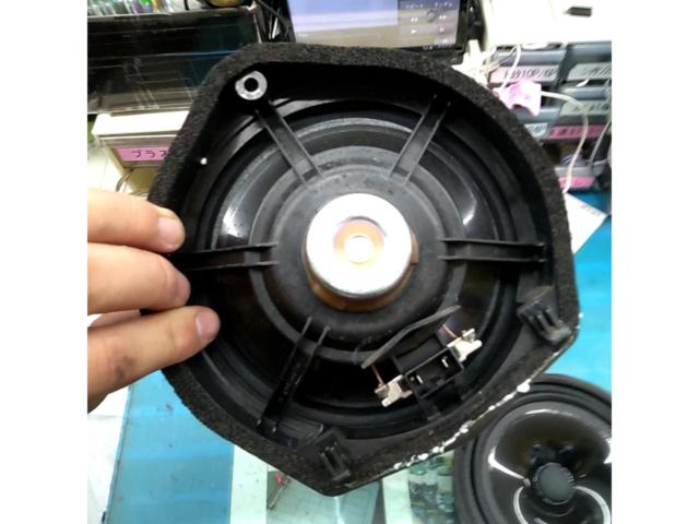 メーカー不明 純正? 埋め込みスピーカー