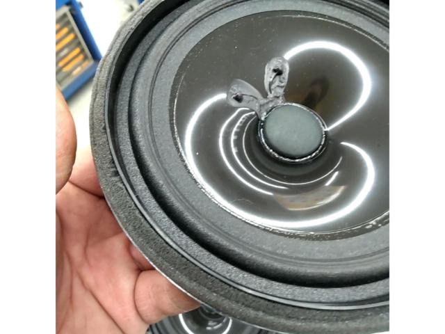 メーカー不明 純正? 埋め込みスピーカー
