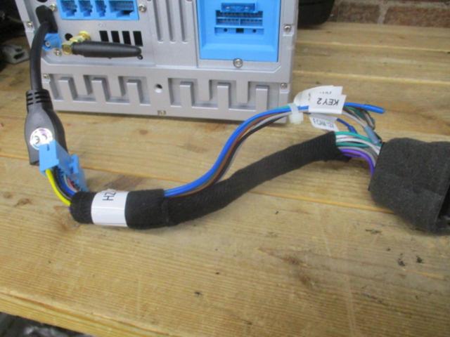 XTRONS TQ100(型番表記:ICE/HU/TQ100  TQ100SI)10.1インチ大画面を採用した2DINサイズのAndroid搭載カーナビ/ディスプレイオーディオシステム