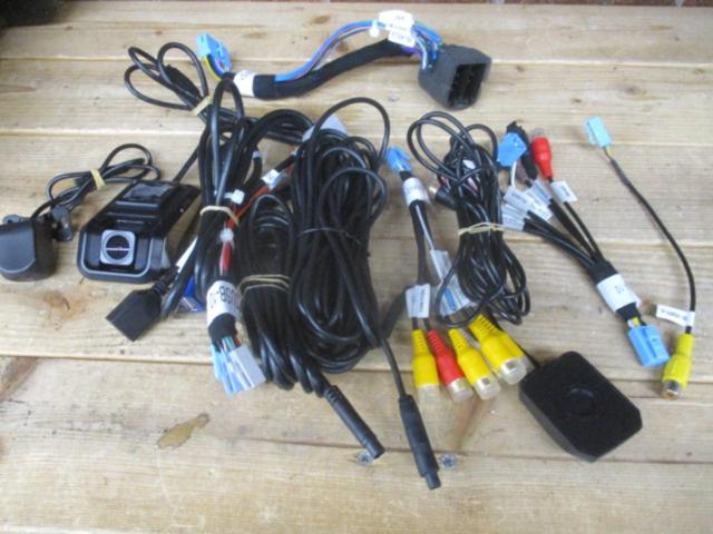 XTRONS TQ100(型番表記:ICE/HU/TQ100  TQ100SI)10.1インチ大画面を採用した2DINサイズのAndroid搭載カーナビ/ディスプレイオーディオシステム